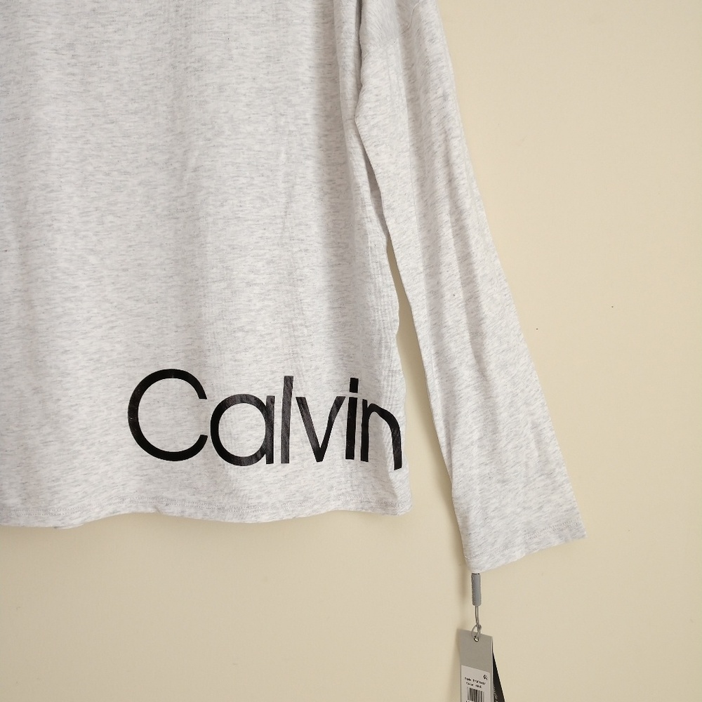 Size M❤️CALVIN KLEIN LONG SLEEVE.nwt - Picture 2 of 5